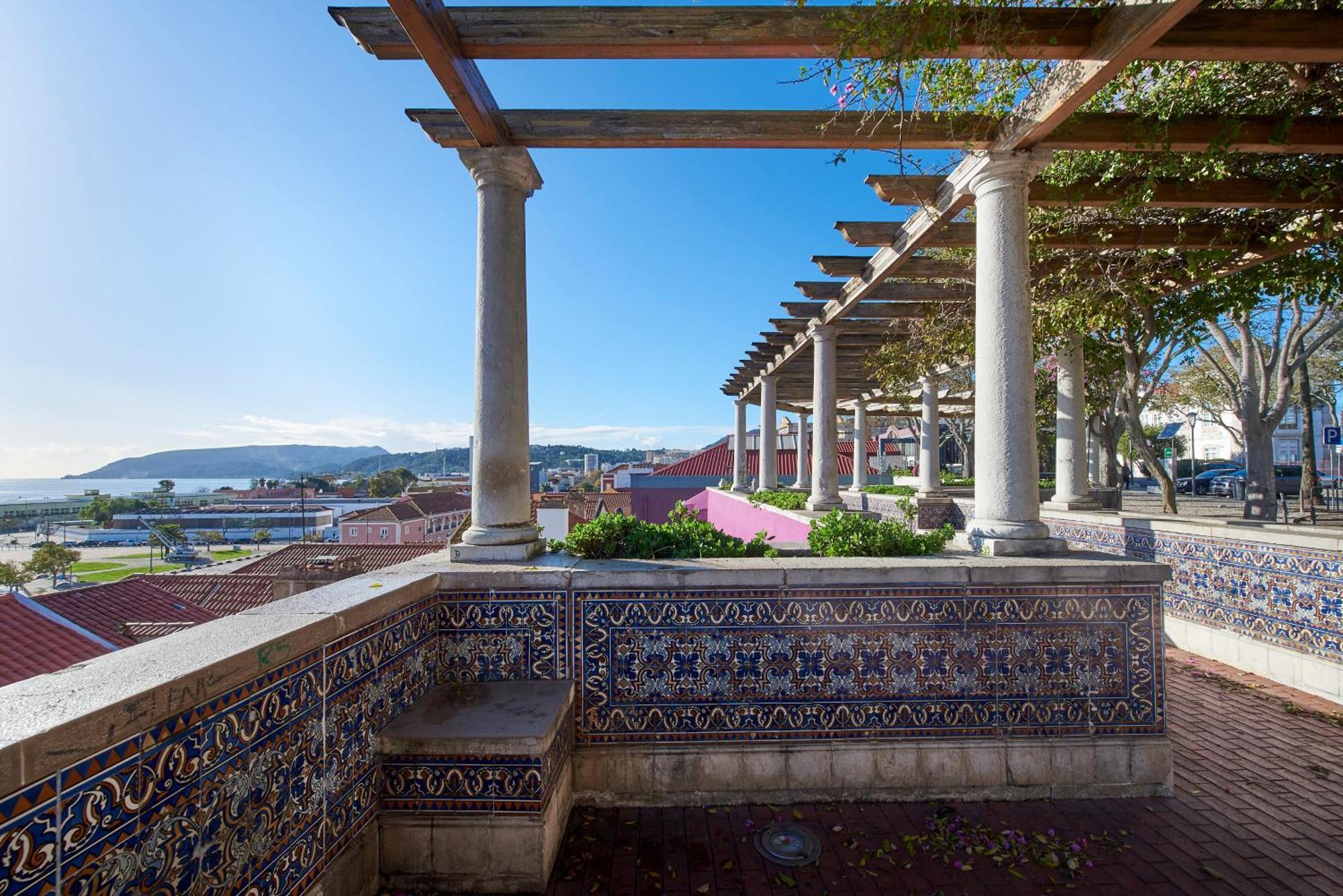 Renovated House Near Beaches, By Timecooler Setubal