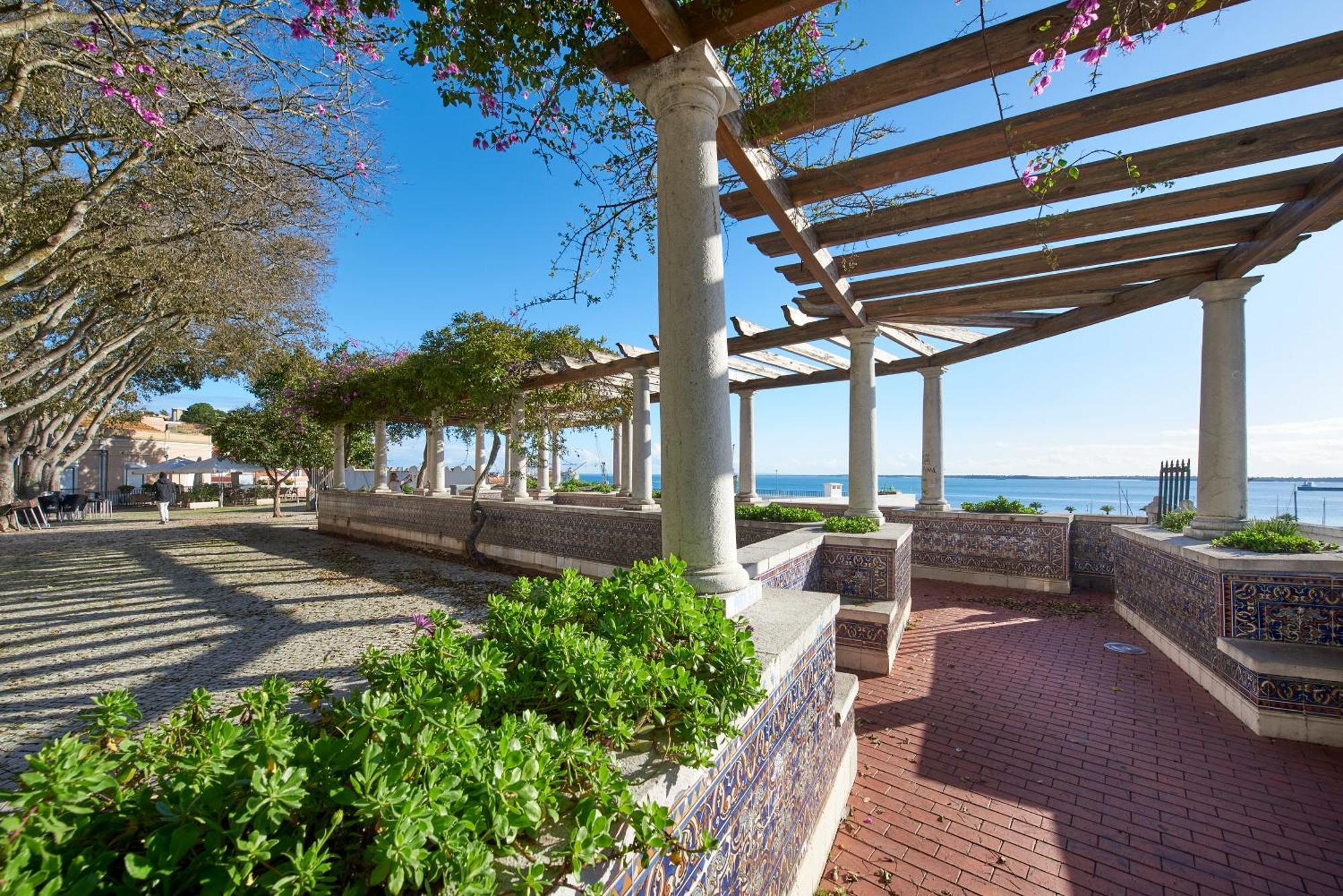 Renovated House Near Beaches, By Timecooler Holiday home